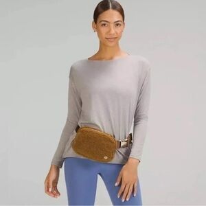 Lululemon Everywhere Fleece Belt Bag Limited edition Gold Hardware - NWOT